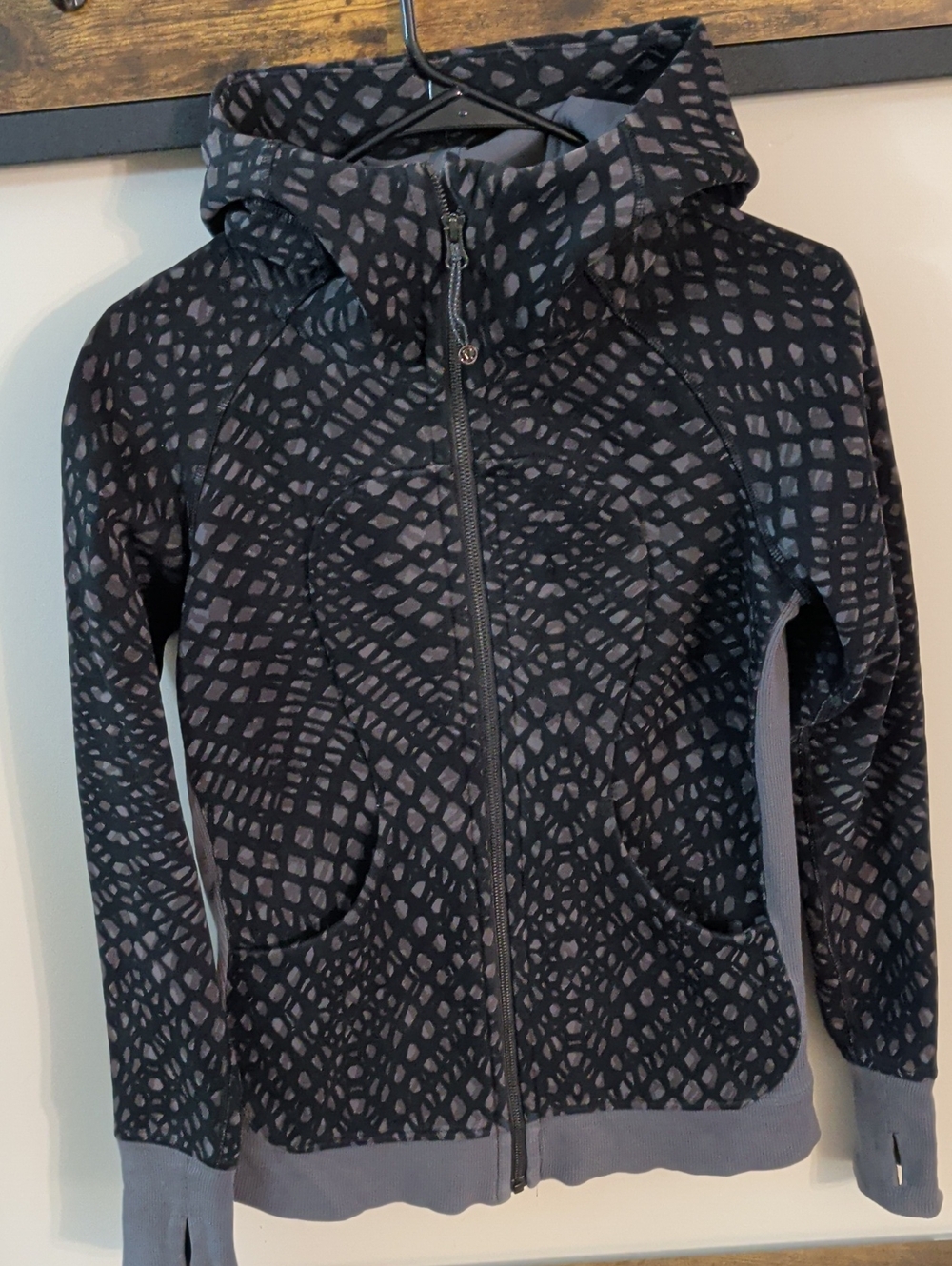Women's Lululemon Vintage Scuba Hoodie - Black/Gray